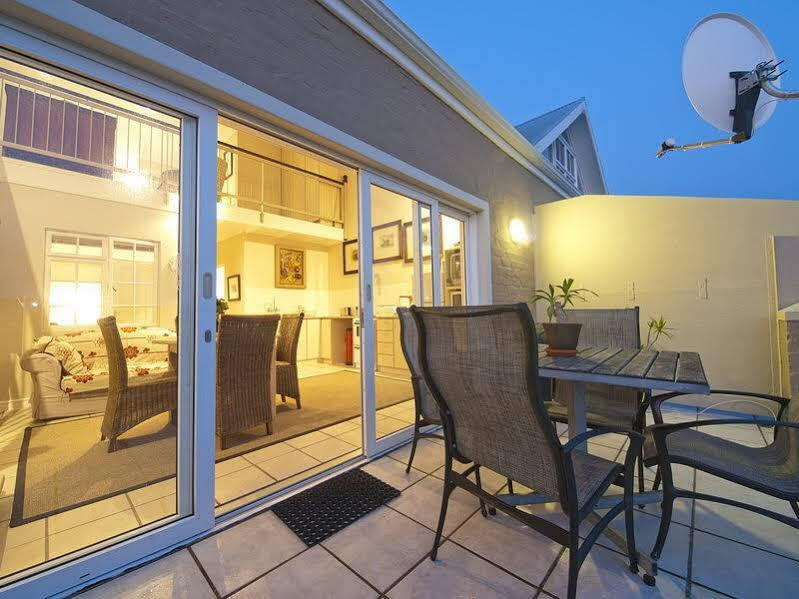 Guadeloupe Self Catering Apartment นิสนา ภายนอก รูปภาพ