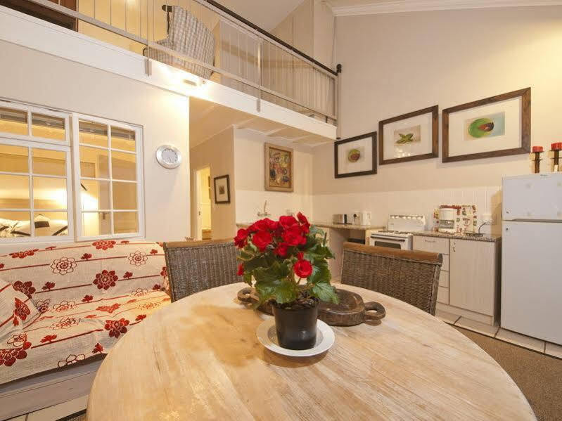 Guadeloupe Self Catering Apartment นิสนา ภายนอก รูปภาพ