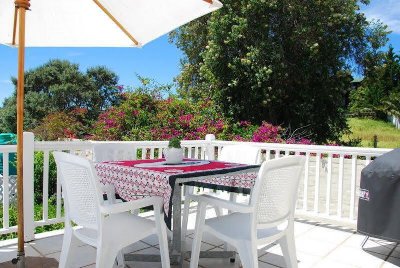 Guadeloupe Self Catering Apartment นิสนา ภายนอก รูปภาพ
